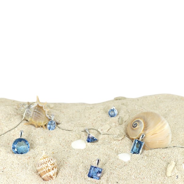 Ocean sapphire and shells