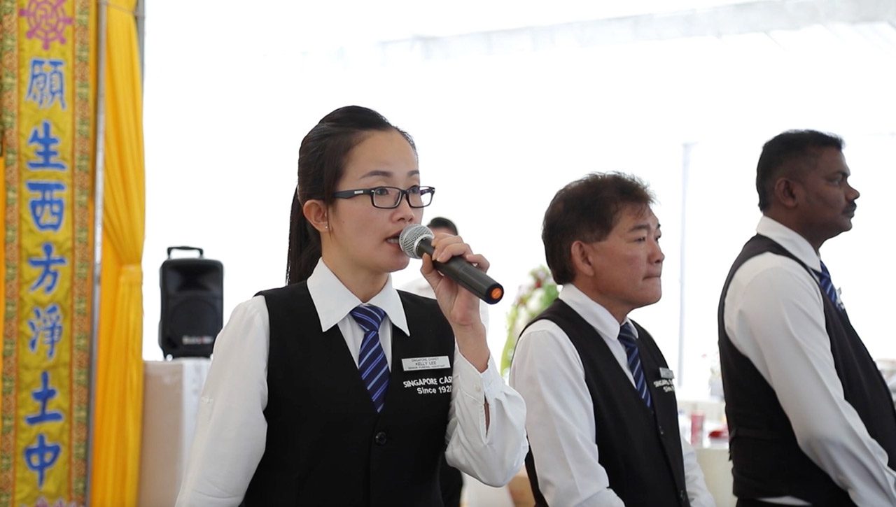 How To Choose A Funeral Emcee For Your Loved One's Wake | SG Casket